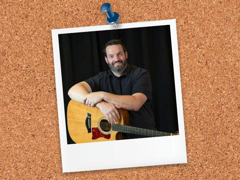 Volunteer Musician Clay Mottley Brings the Joy of Music to Friendsgiving